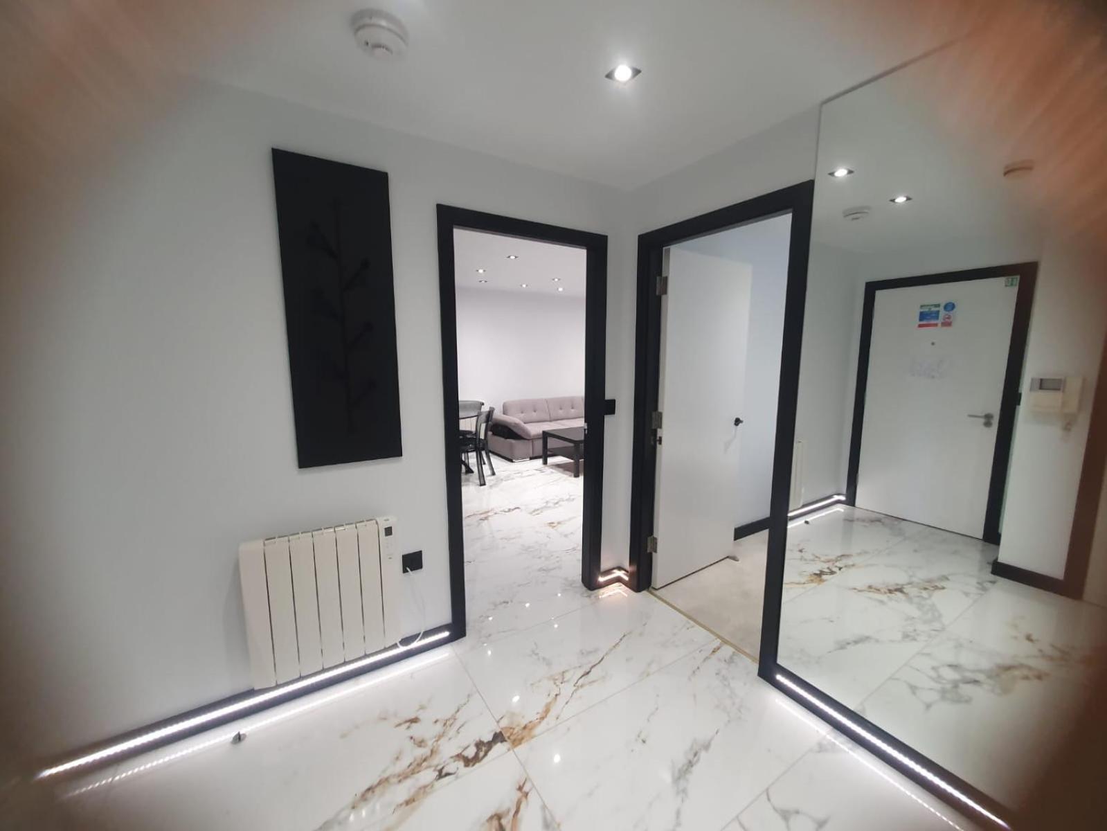 Jupiter Lux Spacious Terrace & Free Parking Apartment