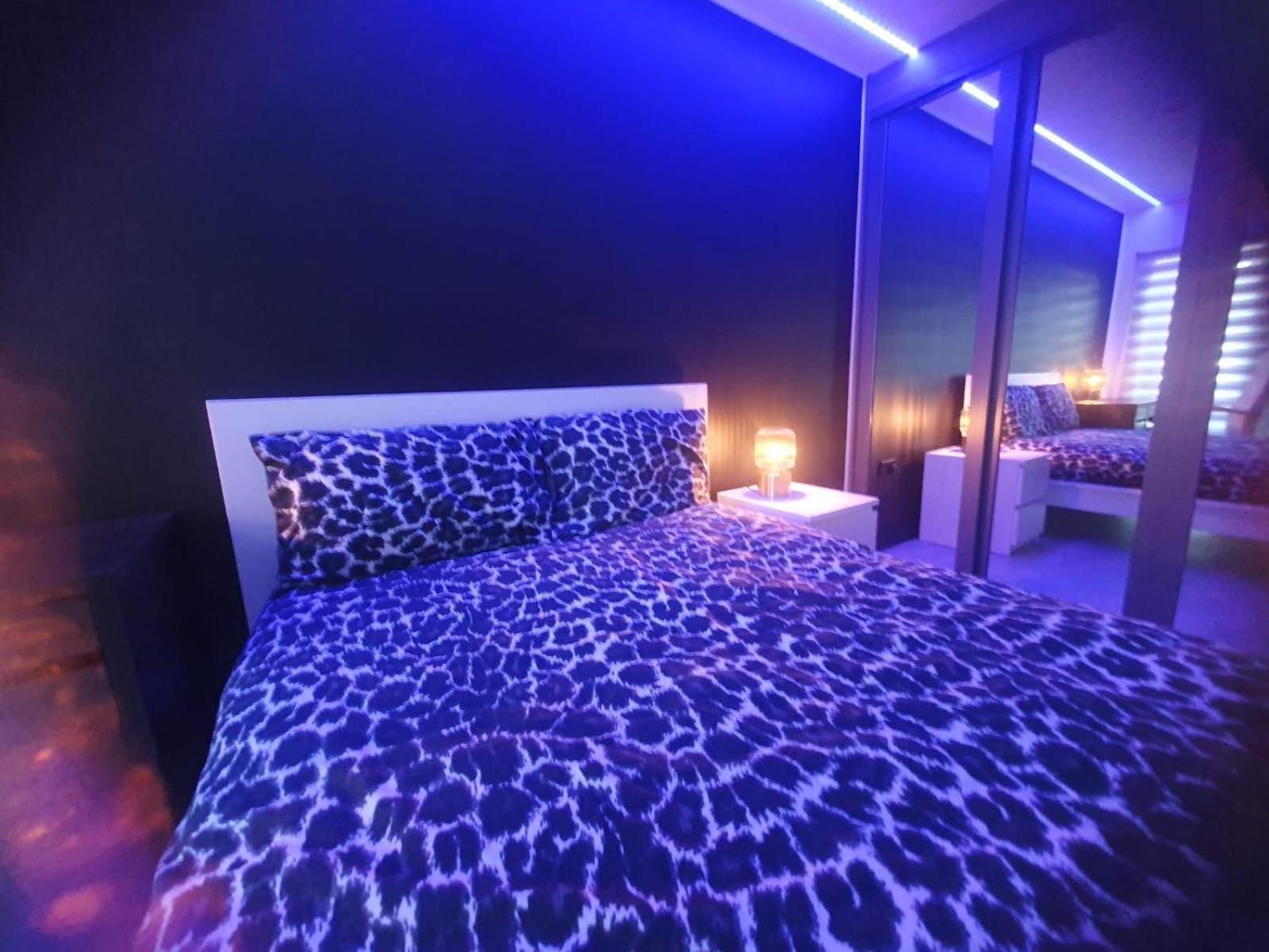 Jupiter Lux Spacious Terrace & Free Parking Apartment Nottingham