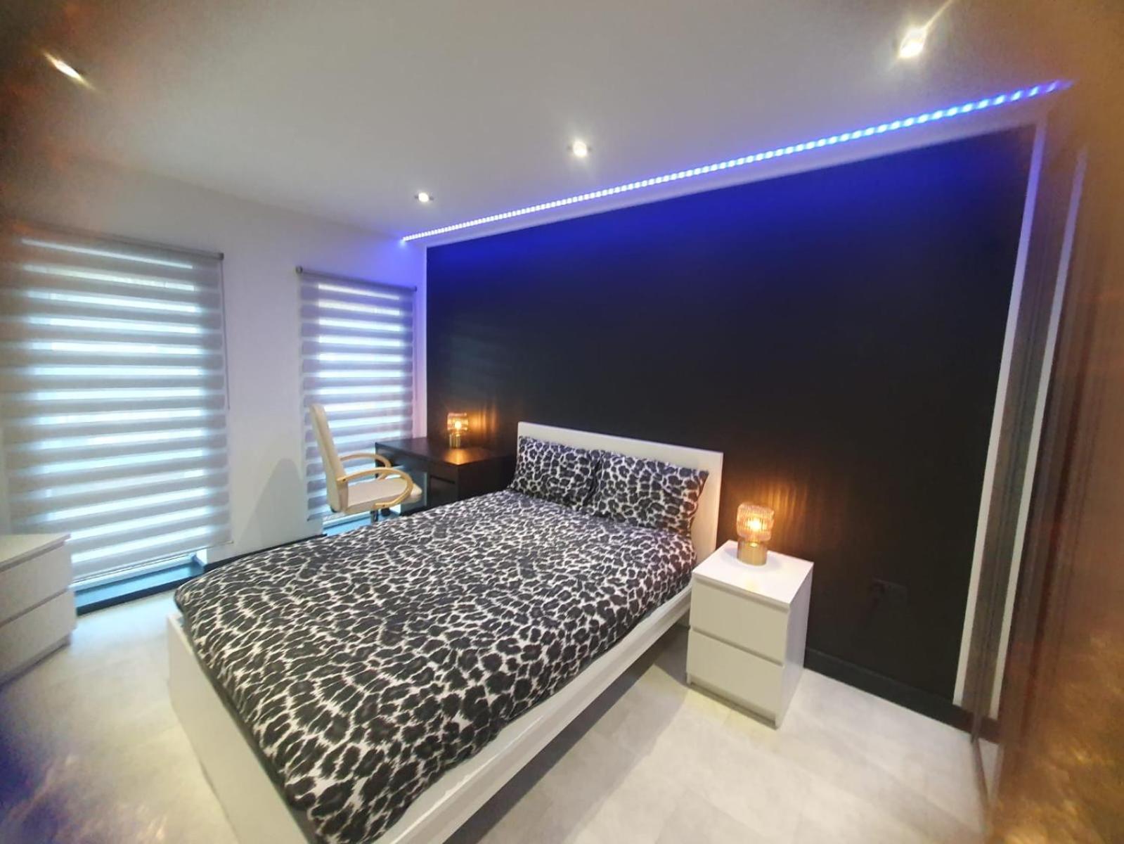 Jupiter Lux Spacious Terrace & Free Parking Apartment *